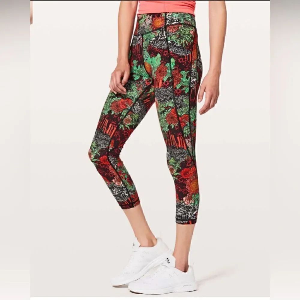 Lululemon Athletica RARE Time To Sweat Crop *23” Zen Garden Multi Size 4